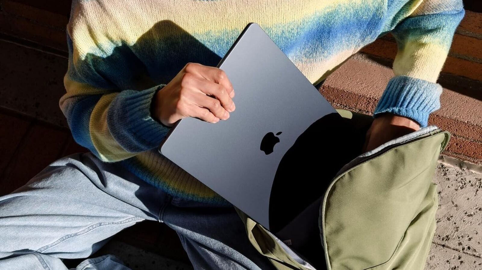 Amazon offers on Apple laptops: Get up to 23% off on powerful and lightweight MacBook models