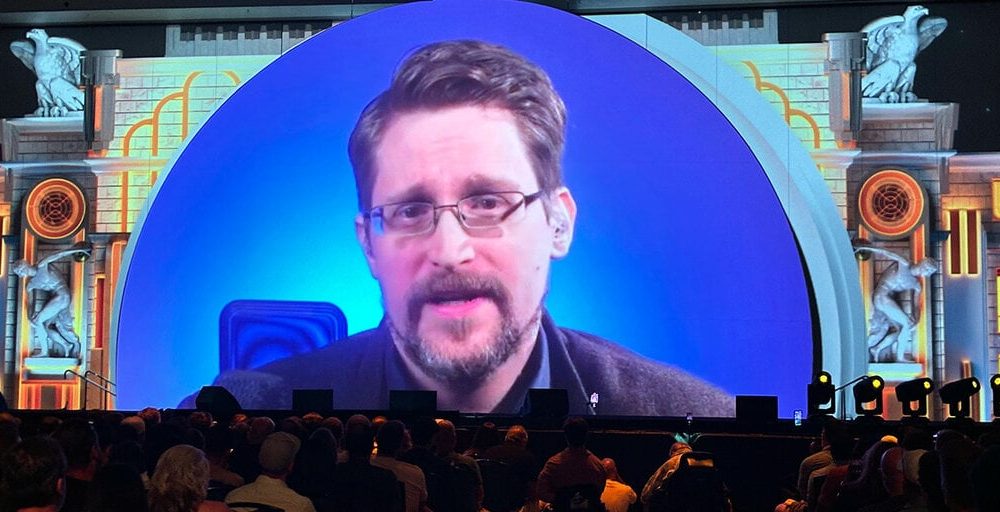 Edward Snowden Tells Bitcoin Fans to Vote—But ‘Don’t Join a Cult’