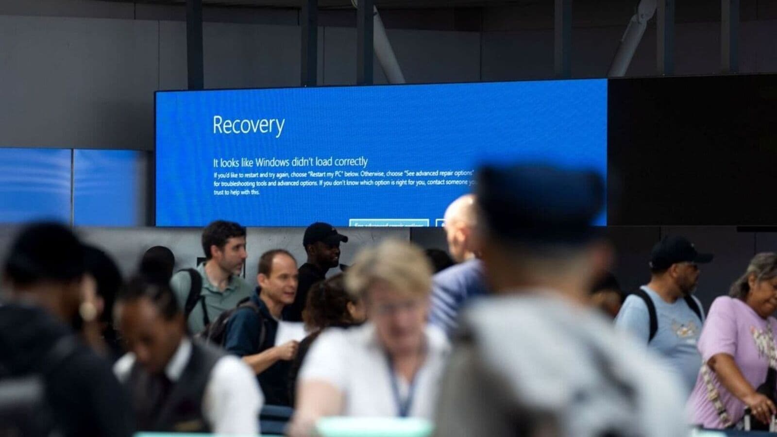 Microsoft outage update: Flights delay continues, passengers stranded on airport; here are Top 10 updates to know