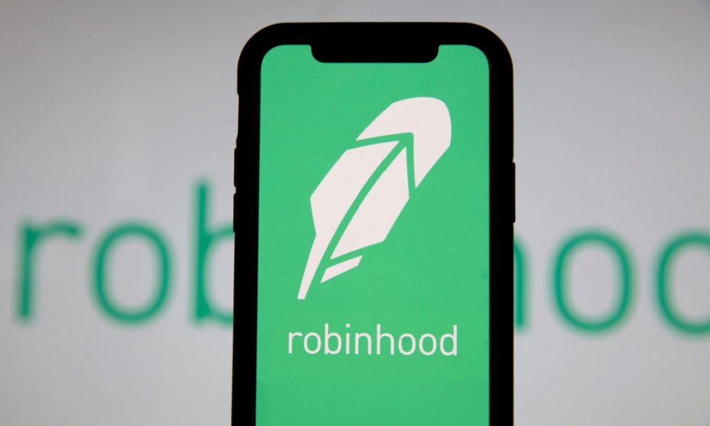 Robinhood, Revolut Do Not Confirm, Deny Report of Stablecoins