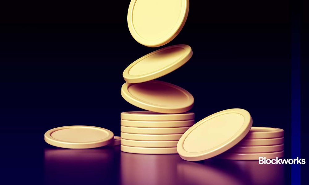 Waiting for altcoin season: Why recent rallies may just be strong bounces