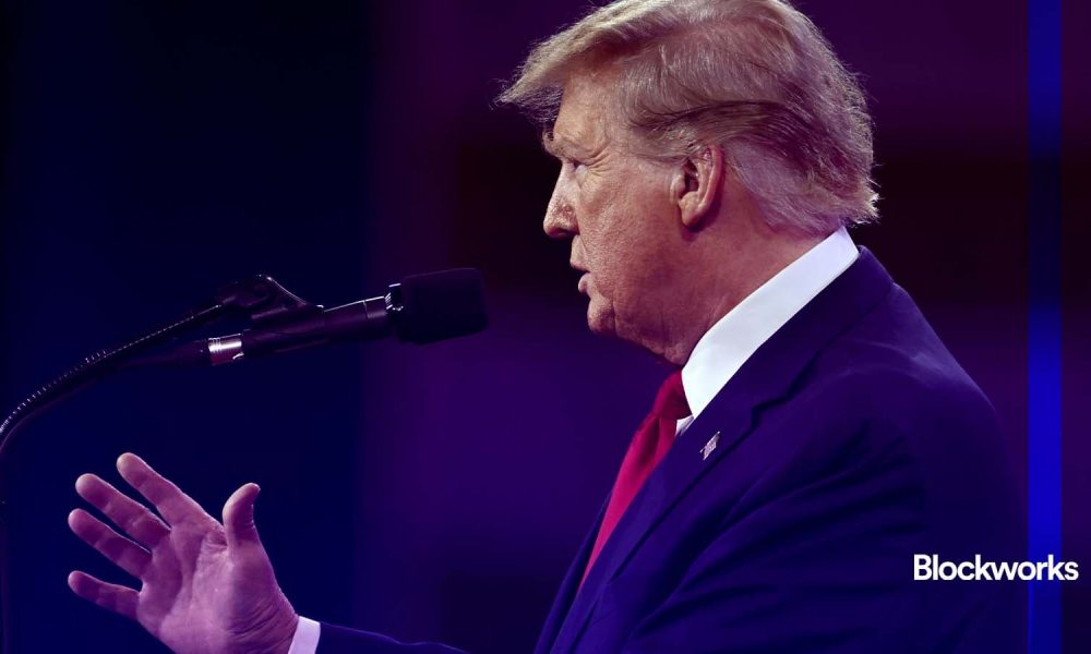 White House walks back Colombia tariffs 