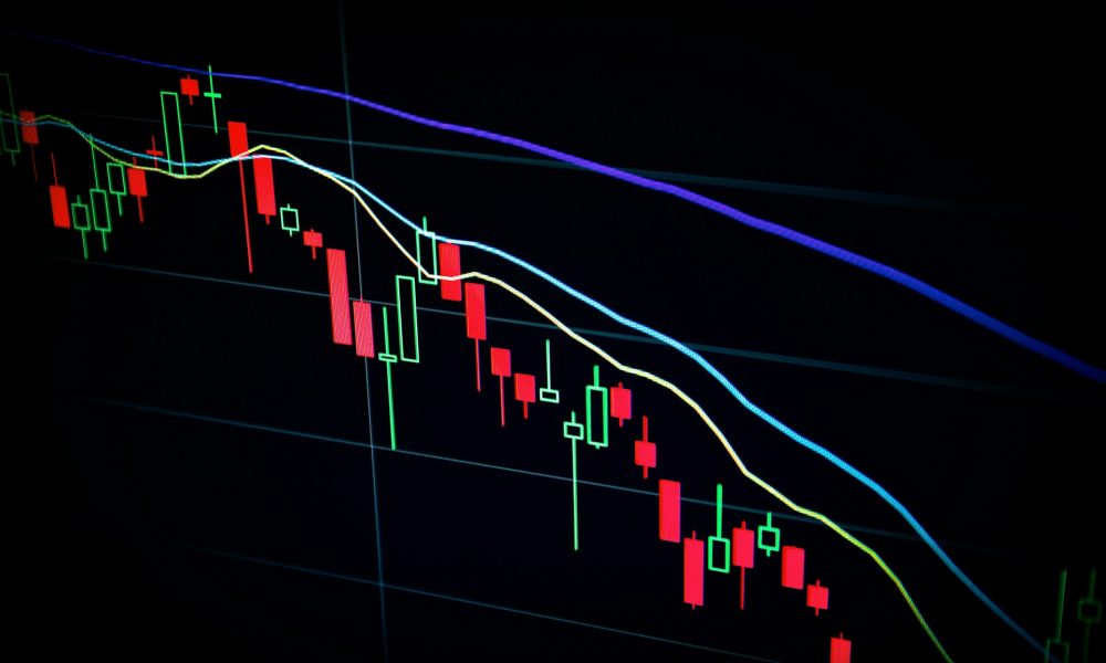 Not Time To Buy Yet? Bitcoin Faces Pressure As Standard Chartered Predicts Further 10% Drop