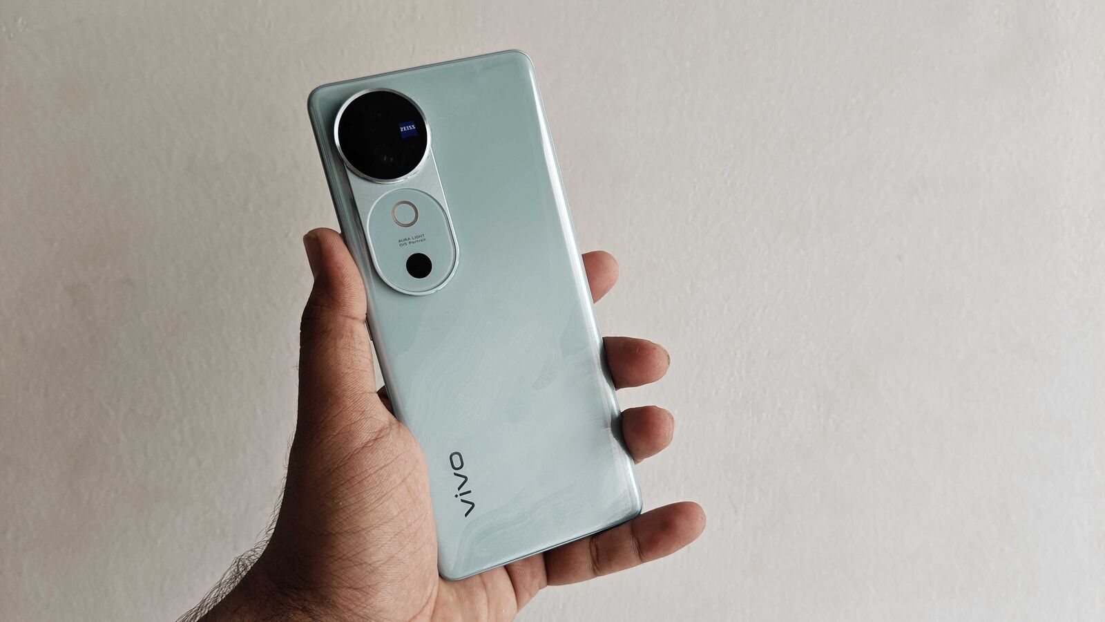 Vivo V50 India launch soon: How it could differ from the Vivo V40