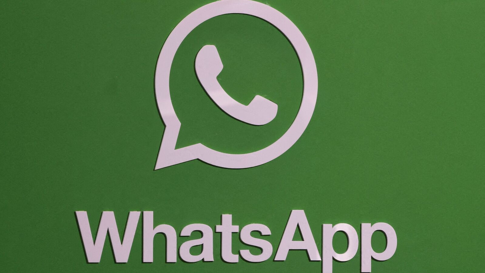 WhatsApp down for thousands of users, massive outage reported