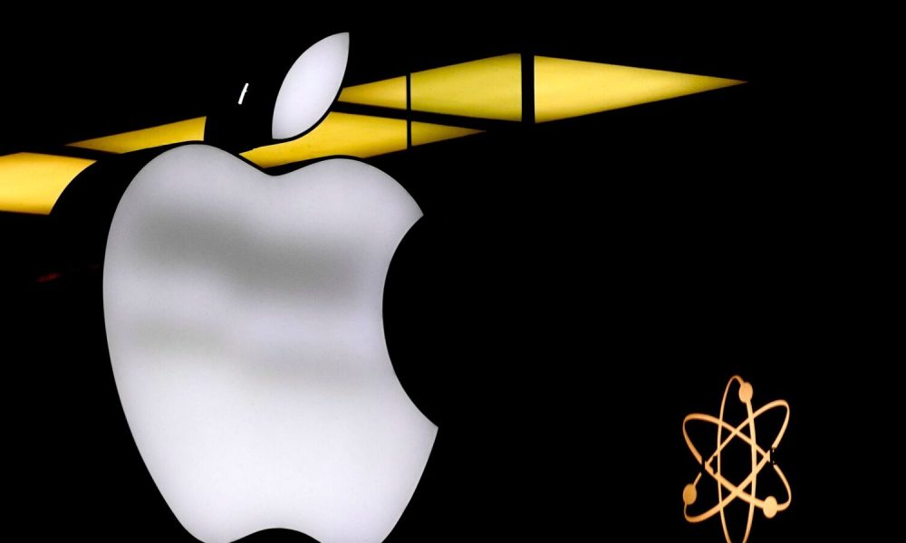 Apple Intelligence delays prompt leadership changes, Vision Pro’s Mike Rockwell to lead Siri