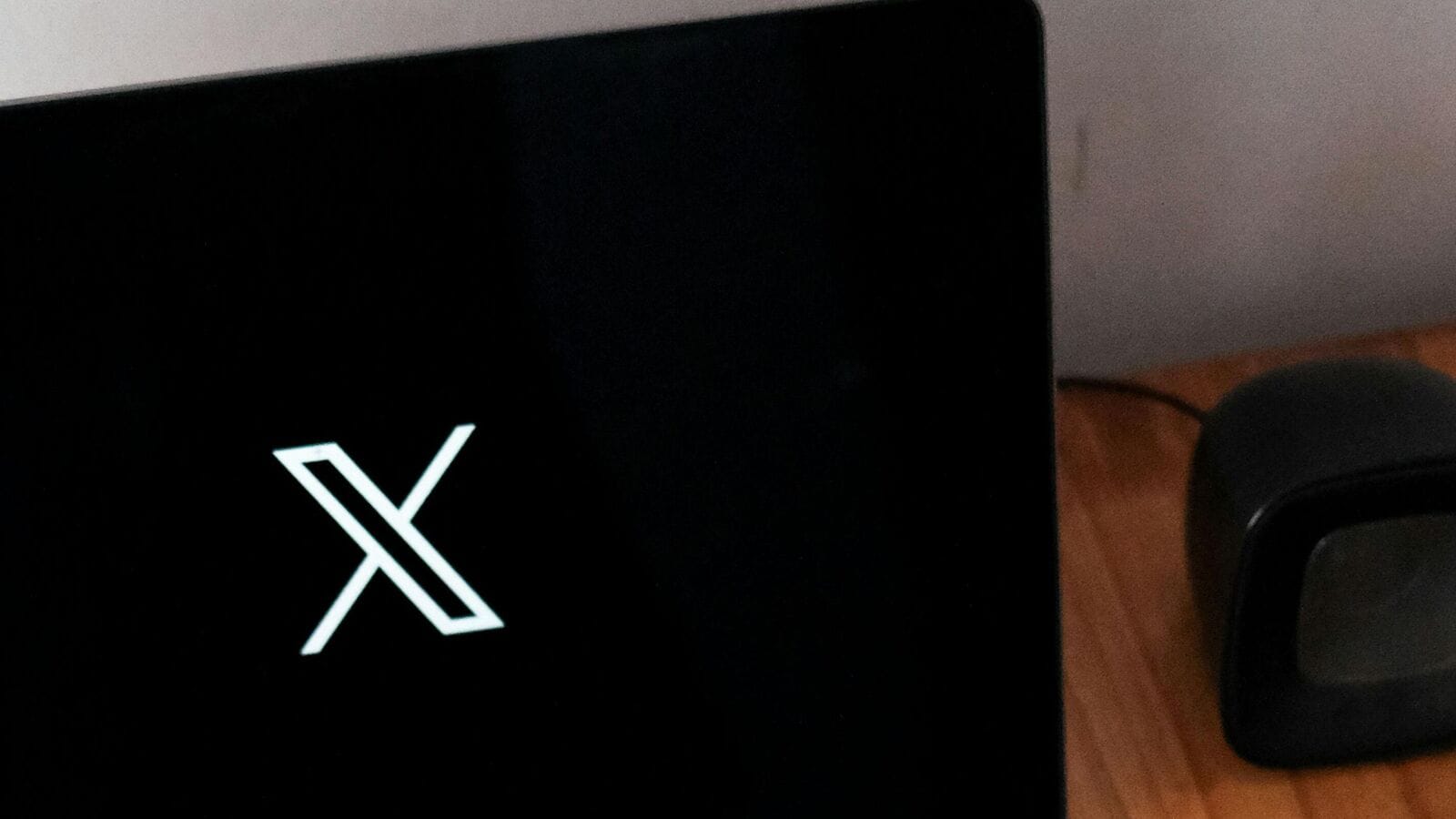 Elon Musk’s X suffers global outage again, users report problem with App, website and server connection