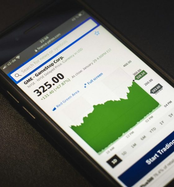 GameStop reveals bitcoin plan, but market reaction remains mixed