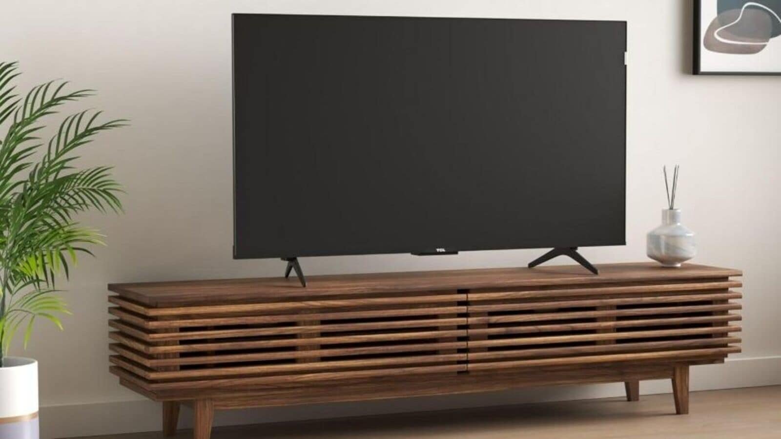 Stadium at home: TVs starting at ₹6999! Check out best options during Amazon Grand Finale Sale