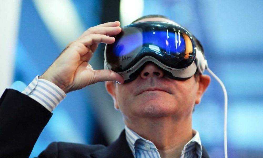 Next-gen Apple headset incoming? Gurman says Vision Air aims high, weighs less