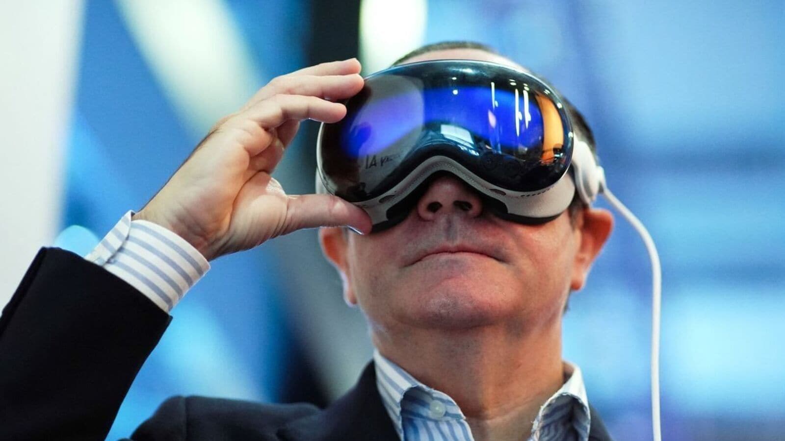 Next-gen Apple headset incoming? Gurman says Vision Air aims high, weighs less