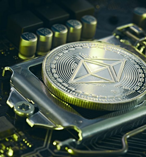 Ethereum Stuck Between Retail Sell-Off And Whale Accumulation, Analyst Explains