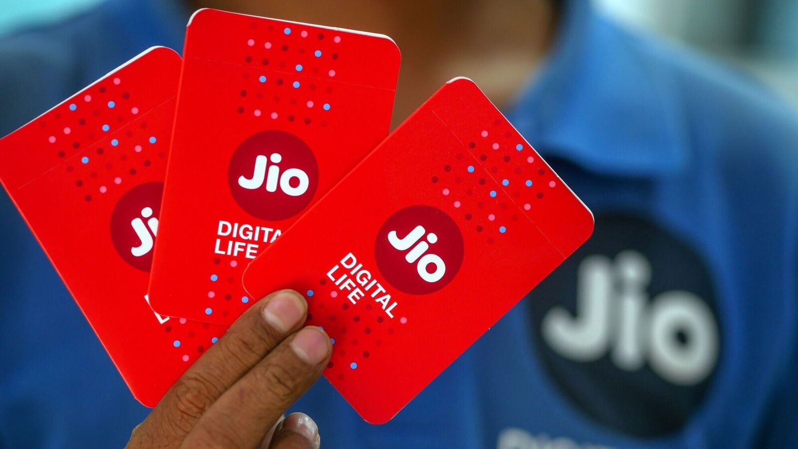 Jio extends ‘Unlimited’ offer till IPL 2025 final: Free Hotstar, data and more
