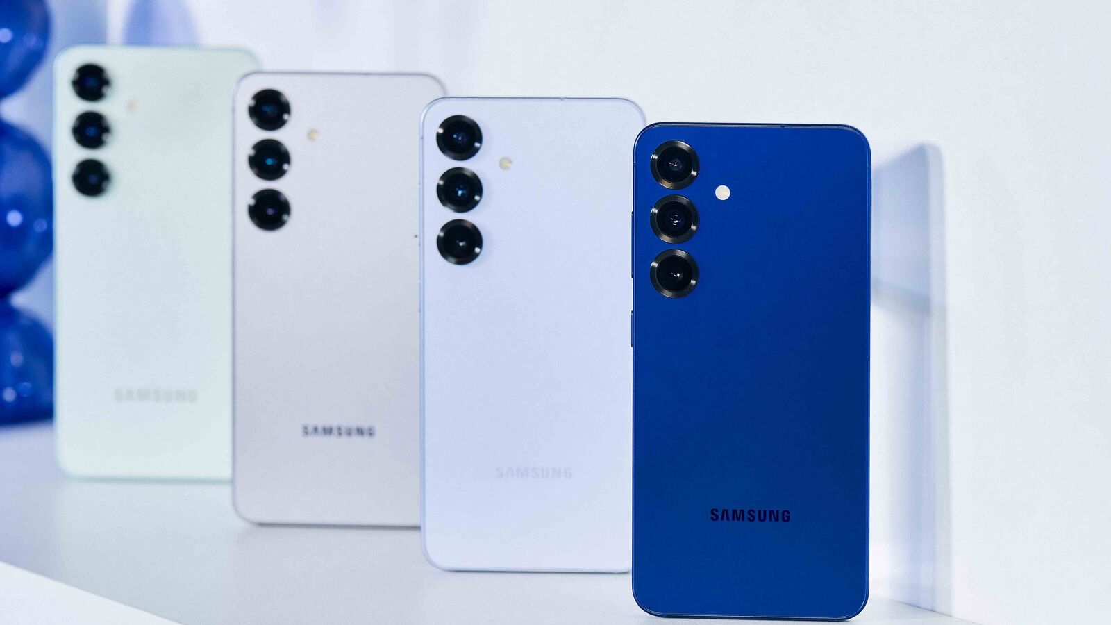 AI-powered strategy helps Samsung retake lead from Apple in Q1 2025 smartphone market: IDC Report