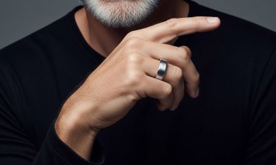 Why are people choosing smart rings over smartwatches in 2025