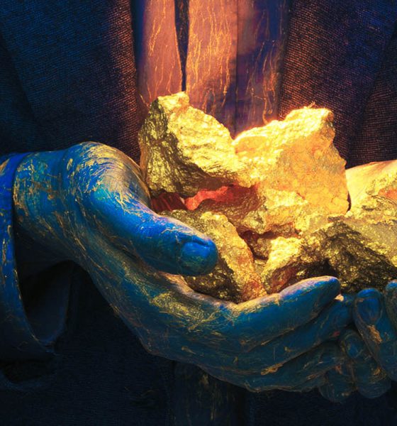 Chinese Investors Sell Off Massive Amounts of Gold, Pivot Into This Asset Class As Bullion Prices Stall: Report
