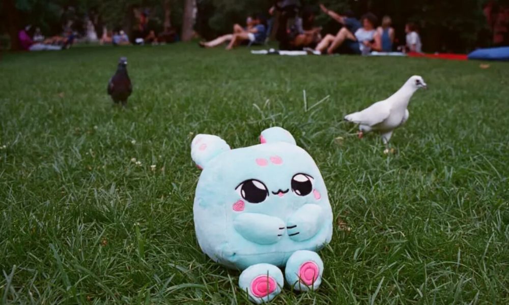 AI plush toys promise screen-free play for kids— but at what cost?