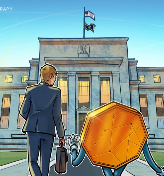 Fed Official Says Staff Should Be Allowed To Hold Crypto