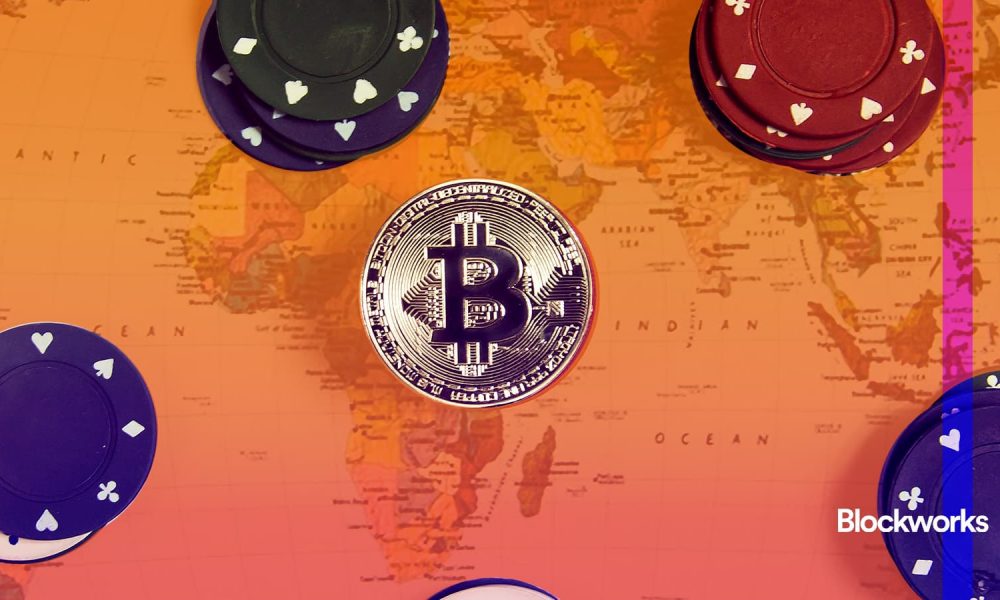 ETF inflows, ‘debasement trade’ fuel bitcoin’s climb above $123K