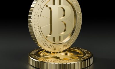 Bitcoin Holds Key Support As Weekend Liquidity Sets In — $98,200 And $107,500 In Focus