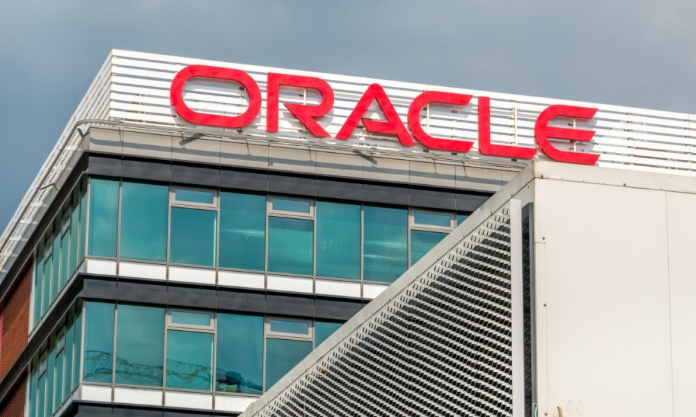 Oracle Stock Drops by More Than Half Amid AI Concerns