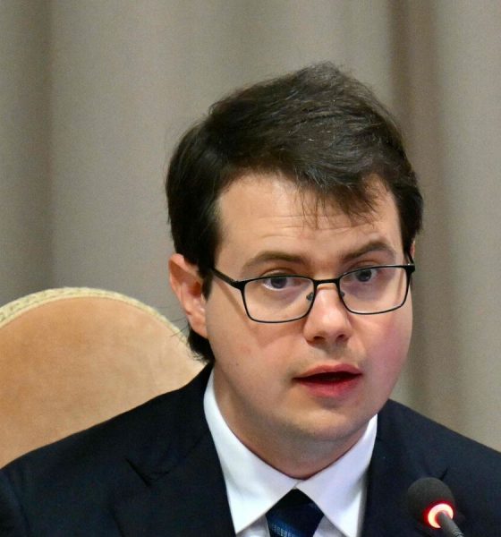 Anthropic co-founder urges for global oversight as AI threatens to displace human jobs 'at a very large scale'