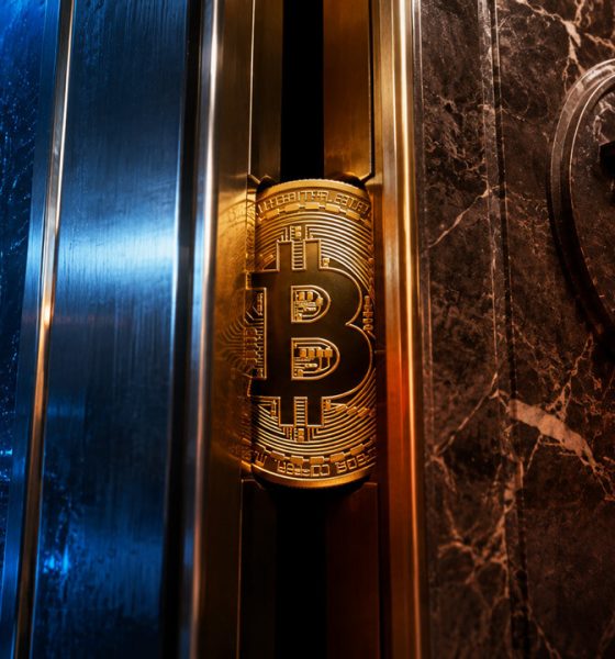 Bitcoin is caught between a $177 billion risk-on boom and the return of Fed rate-hike fears