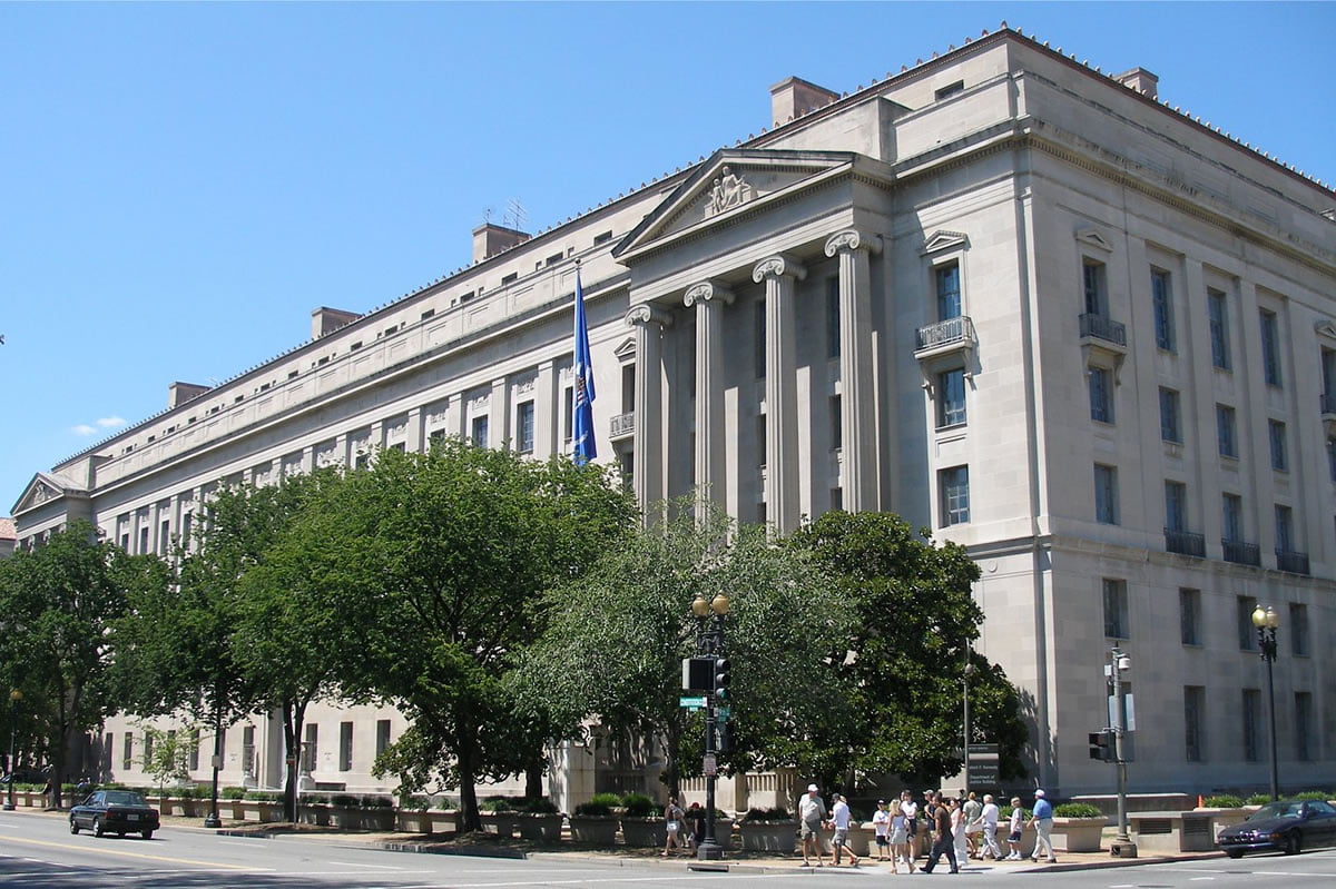 DOJ Seizes Huione Cloud Backbone In Crypto Scam Money-Laundering Crackdown
