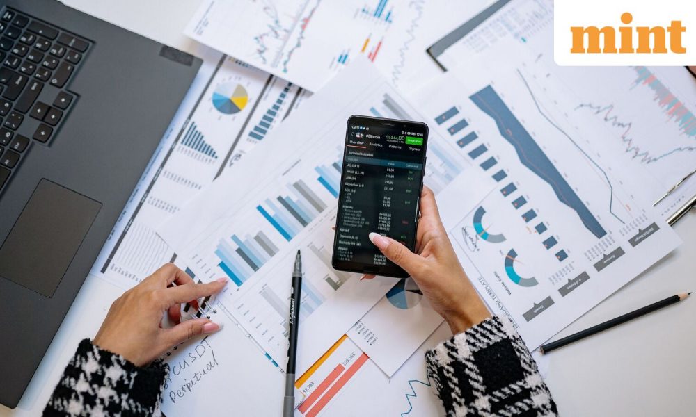 Investors are using AI for financial decisions. They still want a human advisor.