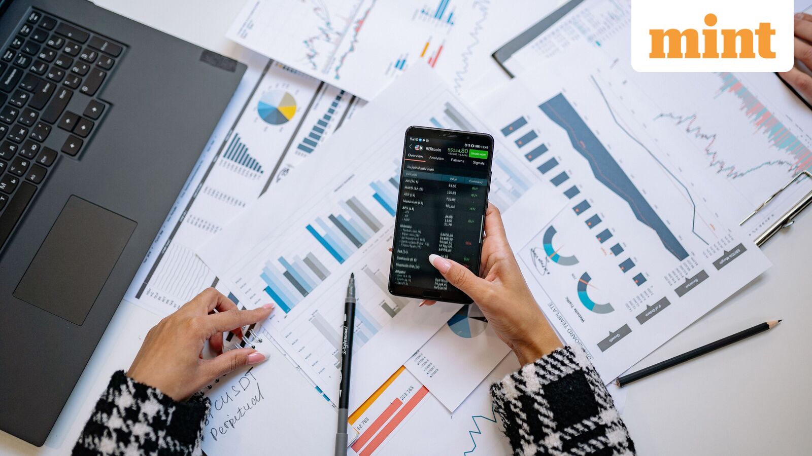 Investors are using AI for financial decisions. They still want a human advisor.